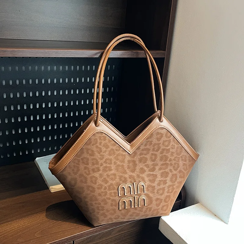 

‌ Модная женская большая сумка с леопардовым принтом — просторная сумка через плечо, незаменимая для офиса, стильная и прочная