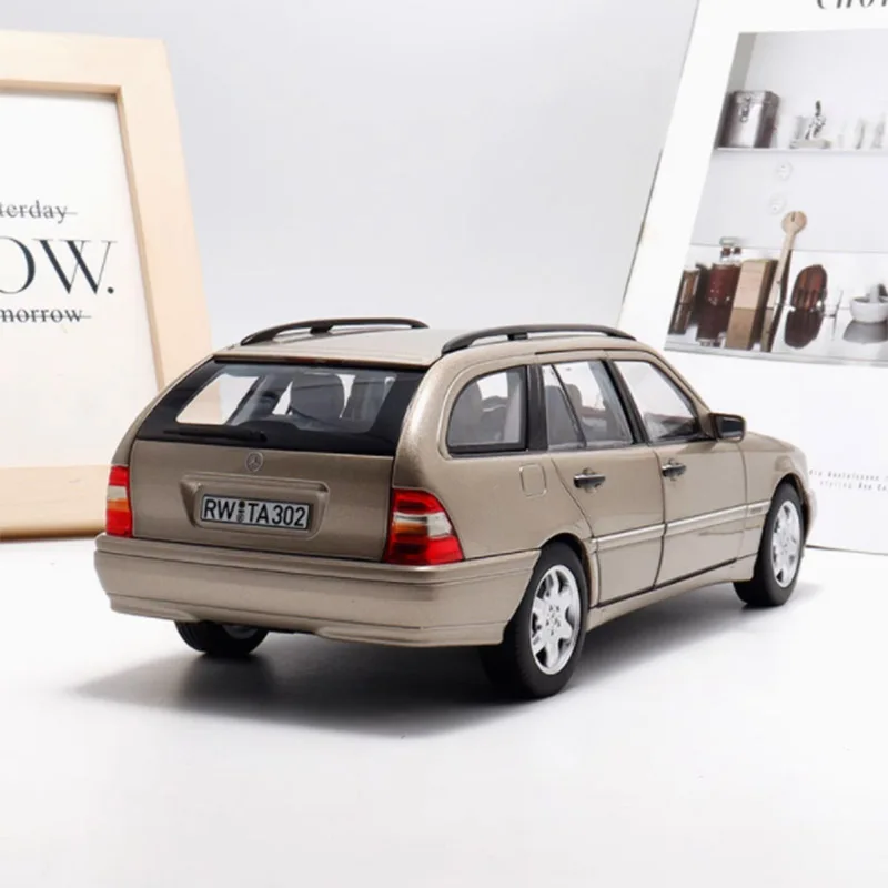 1:18 Schaal C-CLASS W202 Station Wagon Volledig Open Simulatie Legering Model Auto Statische Display Collectible Gift Souvenir Decoratie