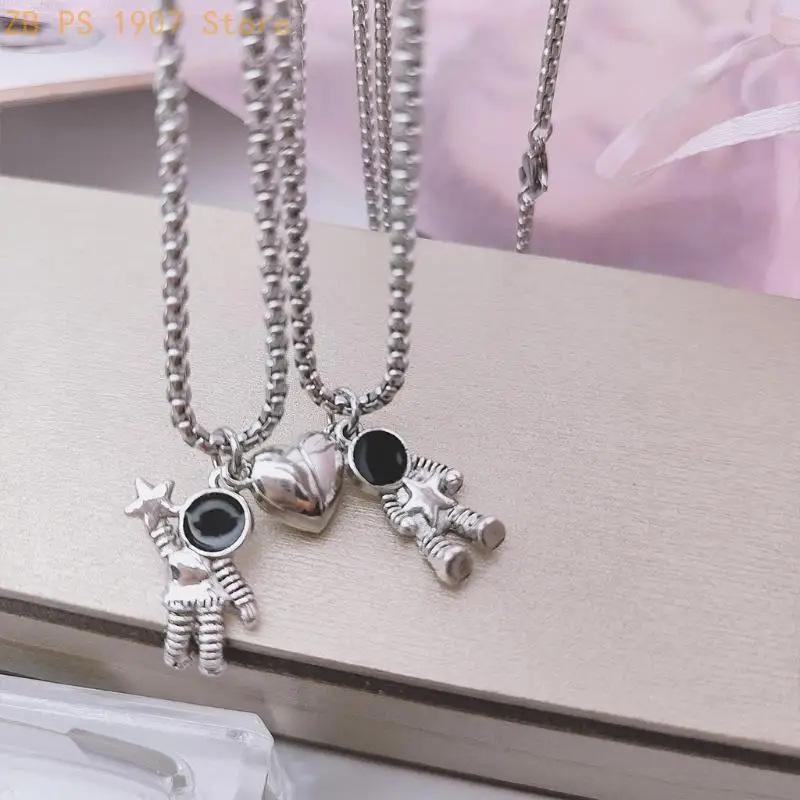 2Pcs Stainless Steel Mutual Attraction Magnets Couples Matching Spaceman Pendant Necklace Astronaut Promise Necklace 55KA