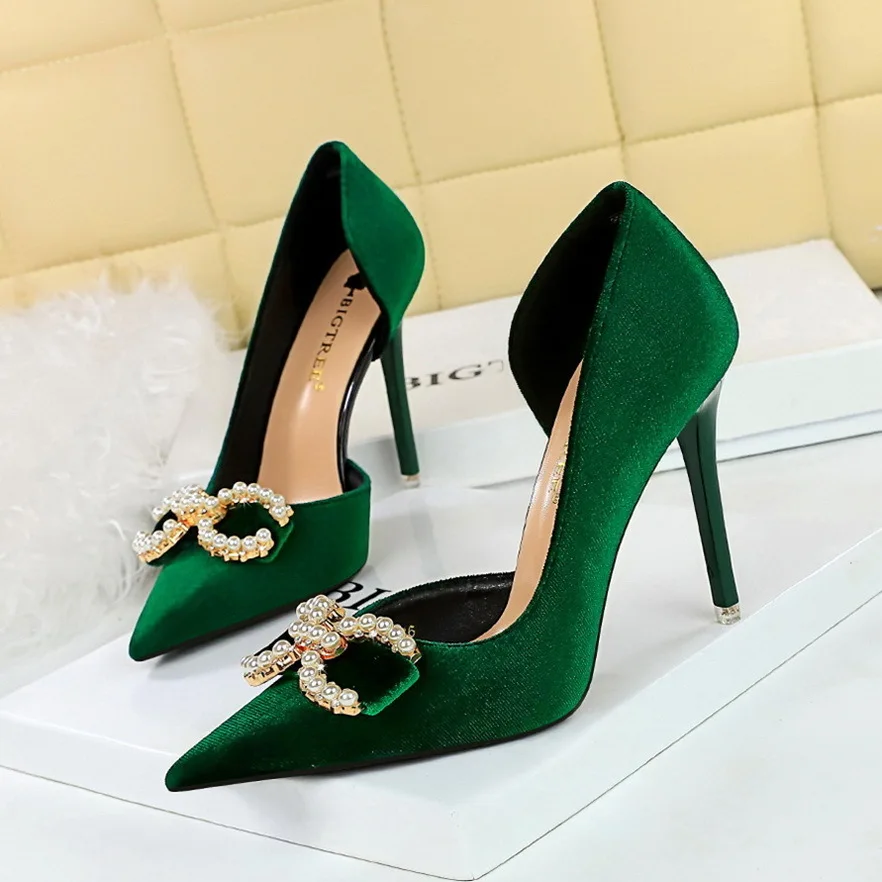 Banquet High Heels pumps Shallow Mouth Pointed Thickened Suede Side Hollow Pearl Water Diamond Buckle Bow women Single Shoes