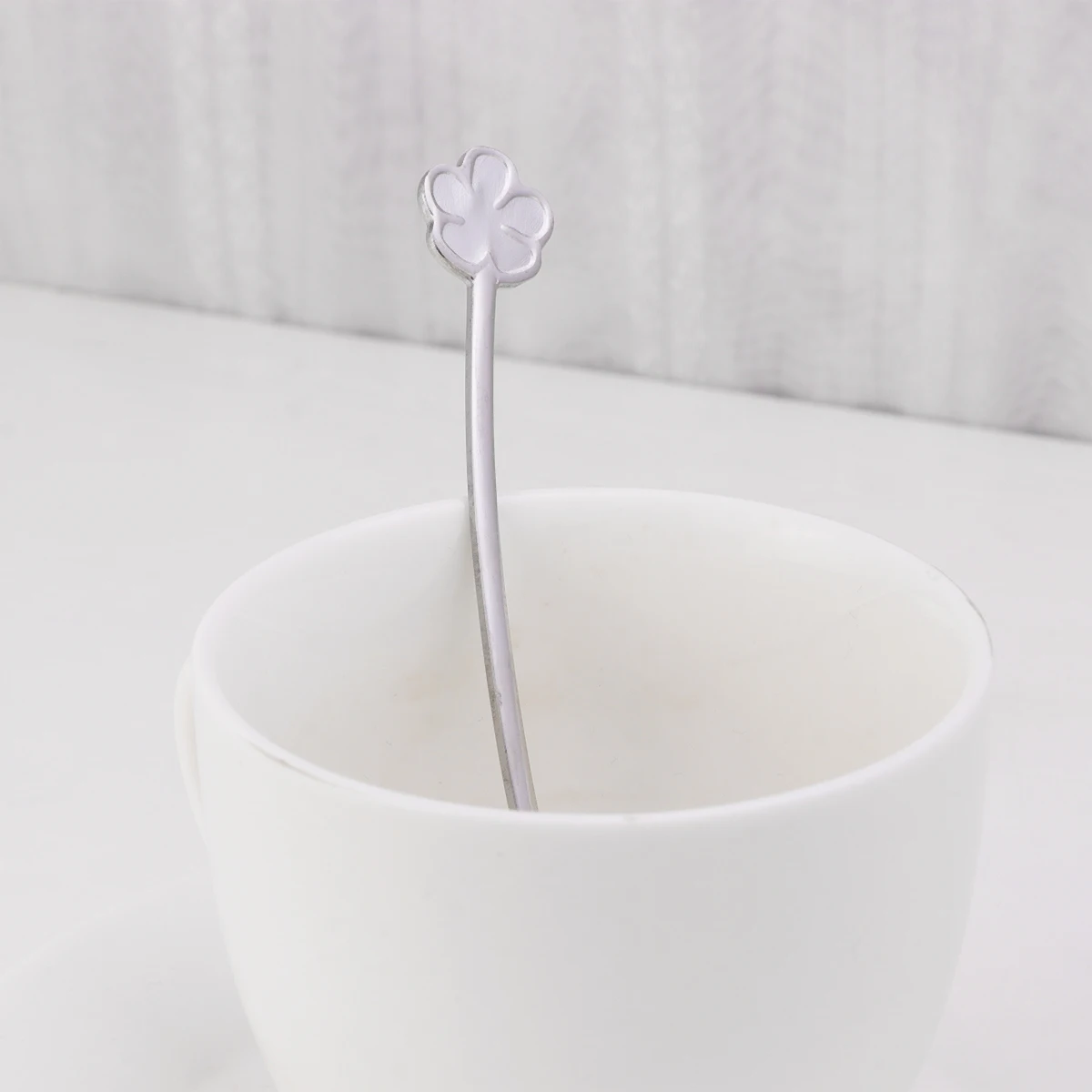 

Stainless Spoon Chic Dessert Spoon Unique Four-leaf Clover Spoon Tableware Scoop for Home Restaurant (Silver)