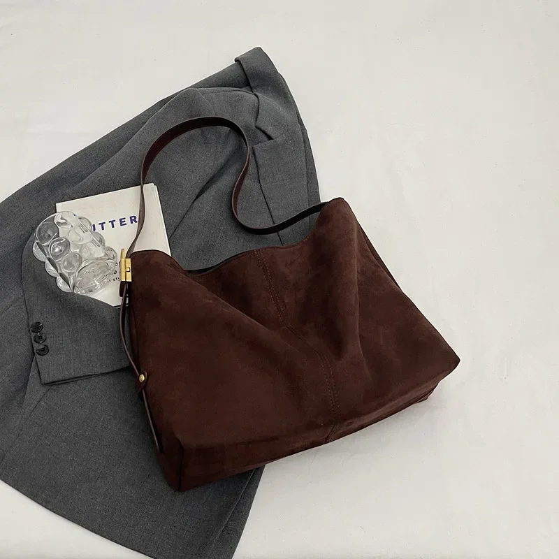 

Lazy Bag 2025 Autumn/Winter New High-capacity Minimalist Suede Bucket Designer Luxury Bag