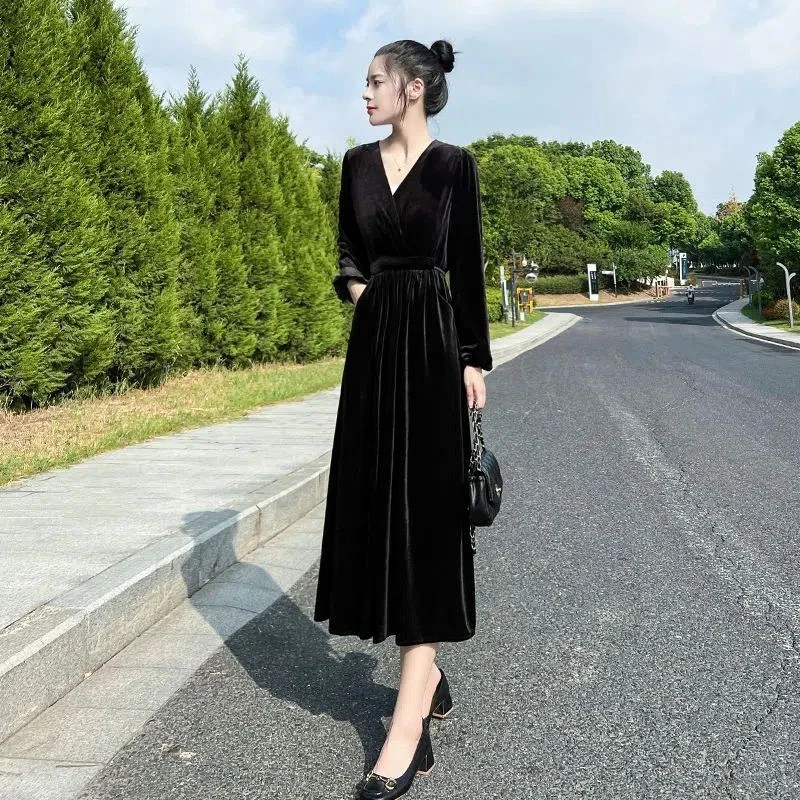 Women's Black Dress Solid Velvet Long Sleeve Soft V-neck Long Dress Black Velvet Long Dress Sexy Streetwear Party Dress