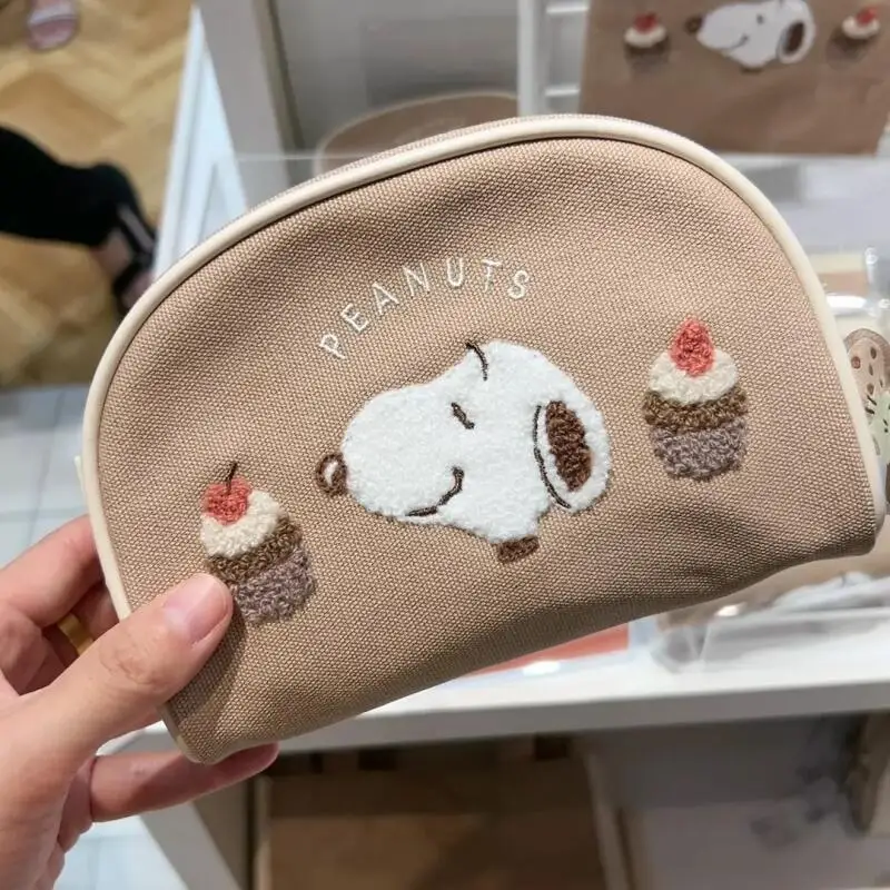 Snoopy Plush Embroidered Cosmetic Bag Cute Cookie Cake Handheld Makeup Storage Pouch Portable Travel Organizer Wholesale