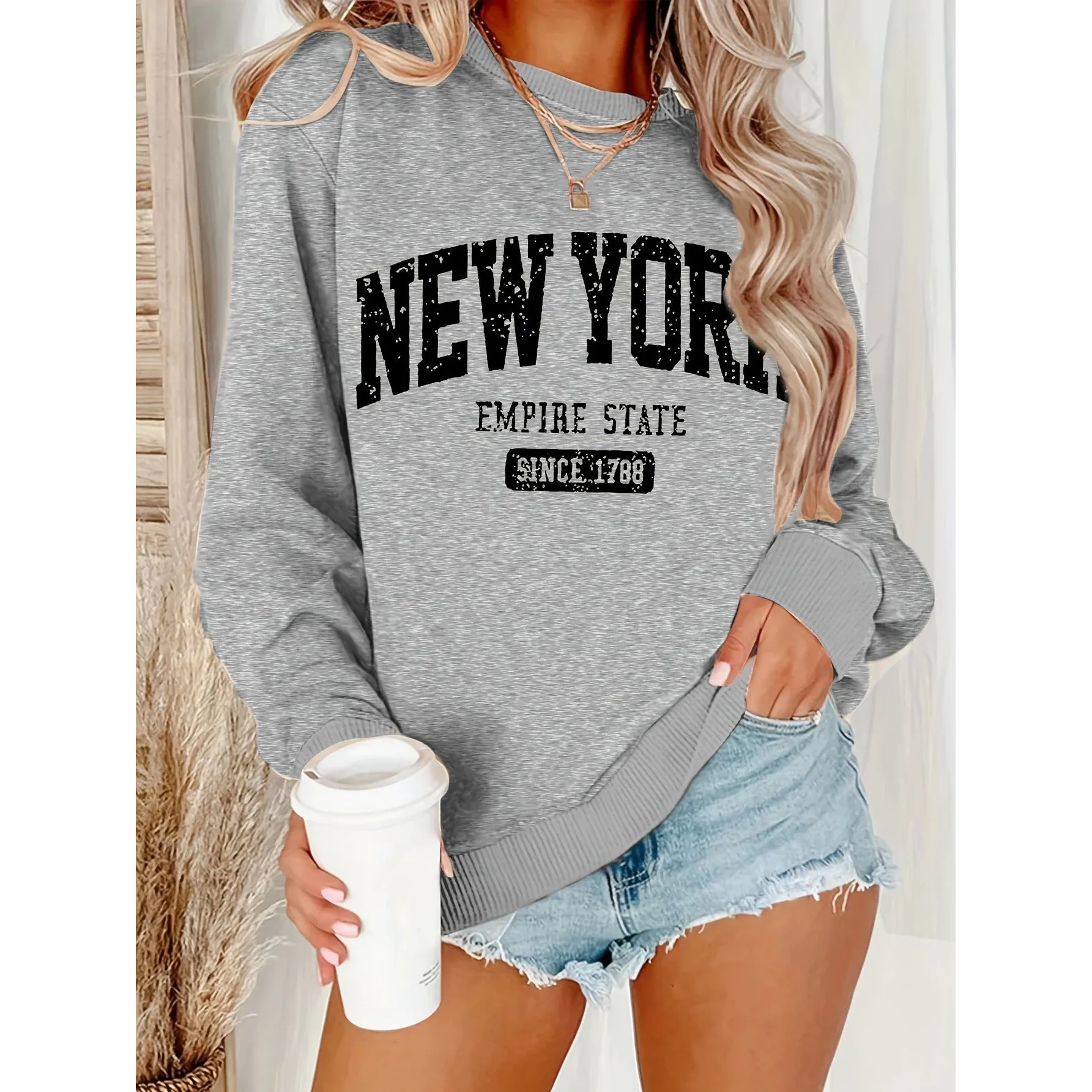 

Women's Casual New York Print Pullover Sweatshirt Geometric Pattern Comfortable Fit Hoodie for Autumn Season