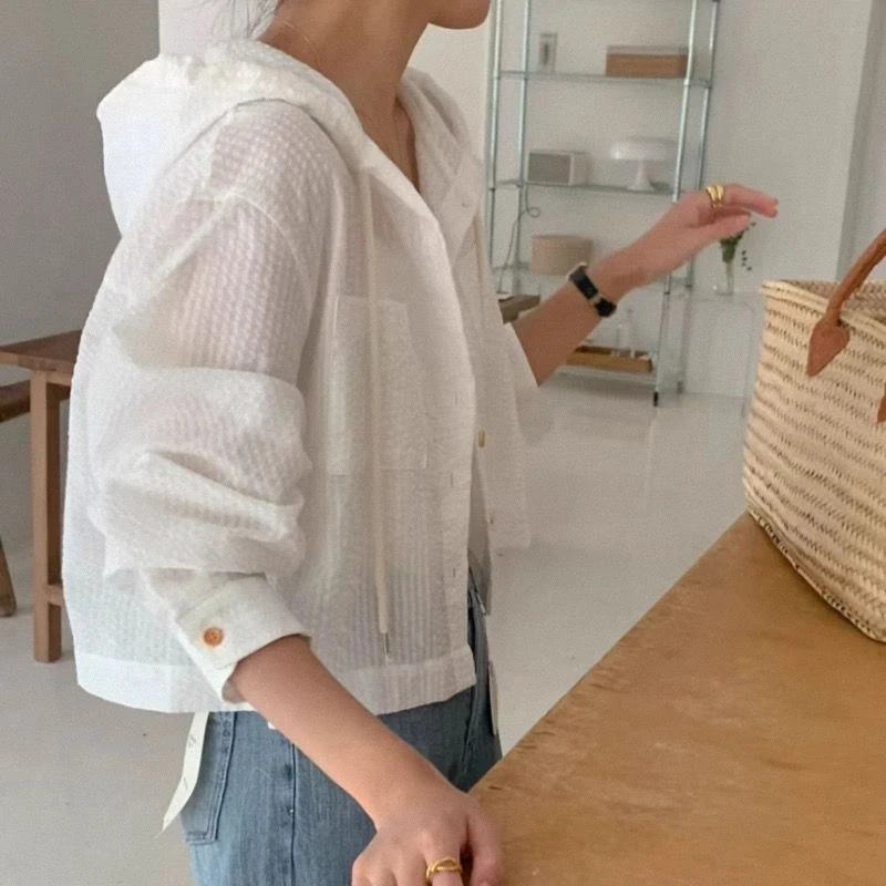 Chemisier d'été à rayures fines pour femmes, Chic coréen, ample, décontracté, à capuche, haut court, mode, simple boutonnage, chemise à manches longues