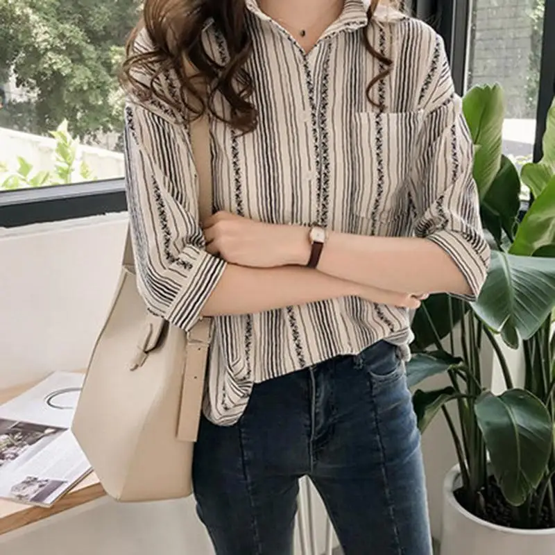 Blusa informal coreana con estampado a rayas para mujer, camisa con botones y cuello de Polo que combina con todo, manga 3/4, moda de viaje de verano