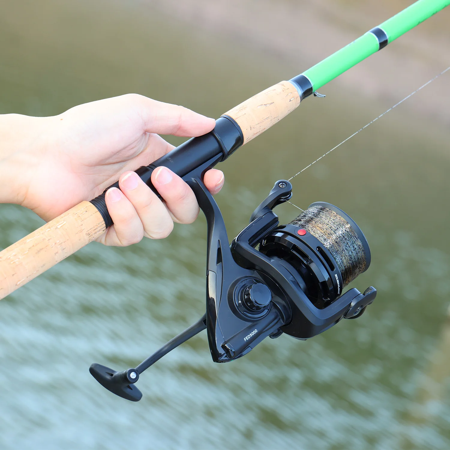 Sougayilang Professionelle Feeder-Rolle mit Vollmetallgehäuse, Doppelspulen, 4,7:1 Übersetzungsverhältnis, 15KG Max. Bremskraft, für Ufer- und Salzwasser, Universell Einsetzbar – Detail 14