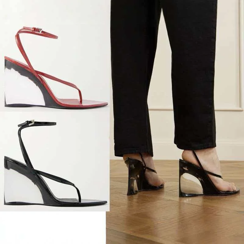 Sandalias de cuña transparentes sexys de verano 2026, zapatos versátiles con correa de hebilla para banquetes y desfiles de moda europeos y americanos para mujer