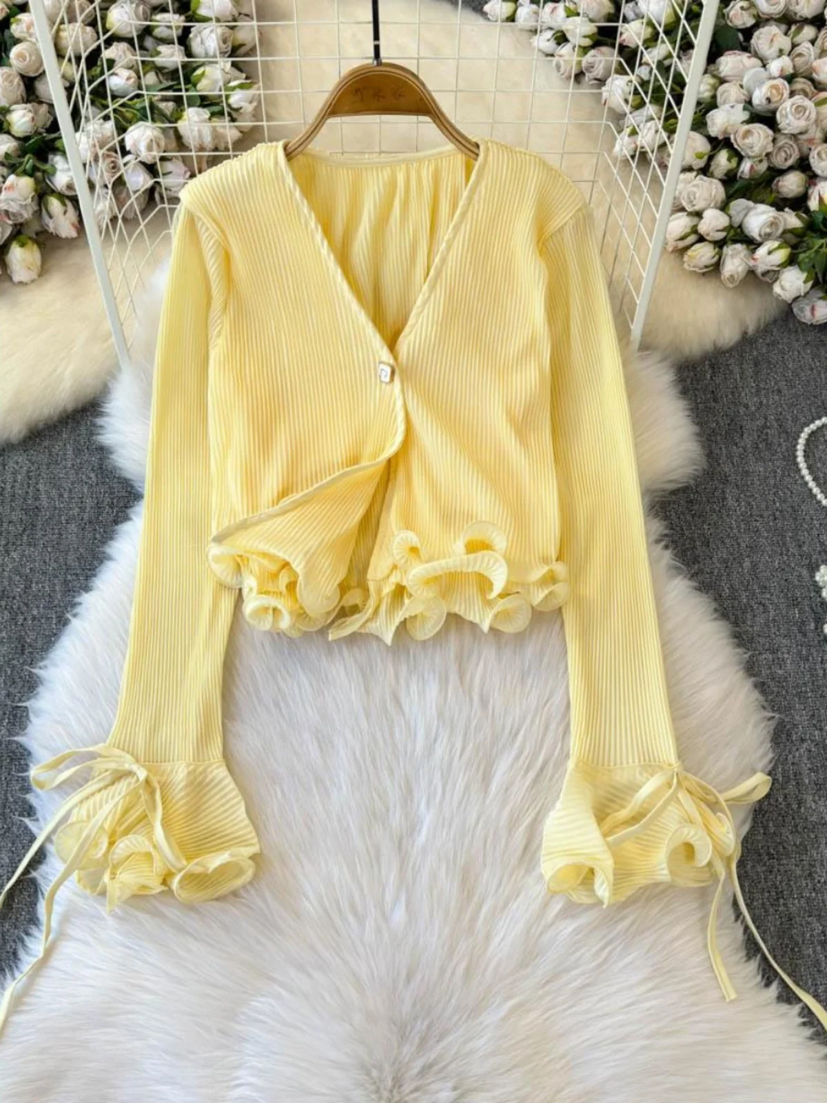 French Ruffled V-neck Pleated Three-dimensional Decoration High-waisted Shirt Top 2025 Autumn and Winter New Women's Clothing