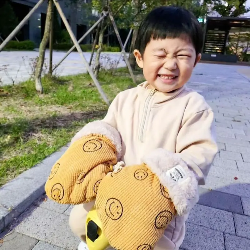 Windproof Infant Stroller Gloves Cartoon Printed Children's Outdoor Sports Mittens Hands Warmer Scooter Accessory for Winter