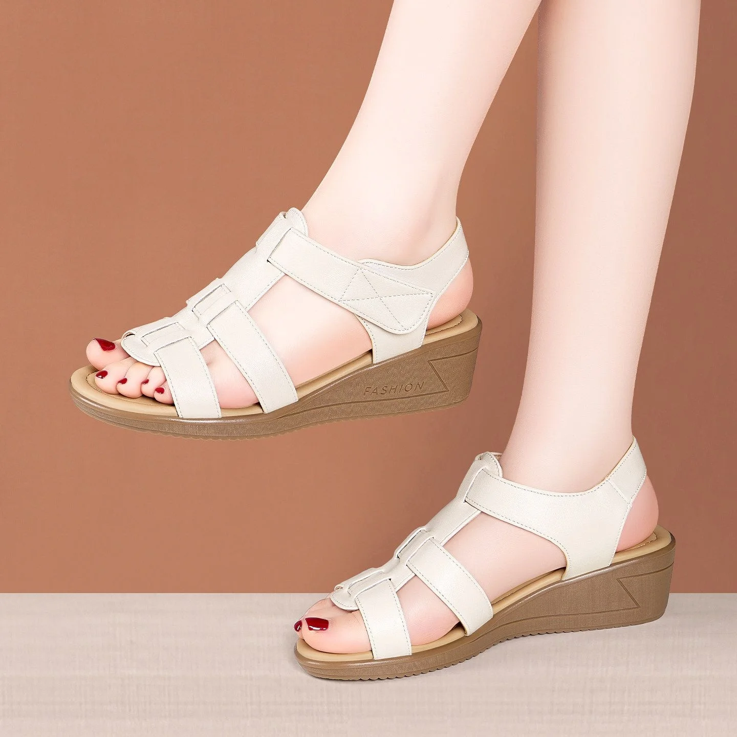 

Удобные женские сандалии-гладиаторы на танкетке из натуральной кожи, 5 см, на платформе, для офиса и повседневной носки, лето 2026