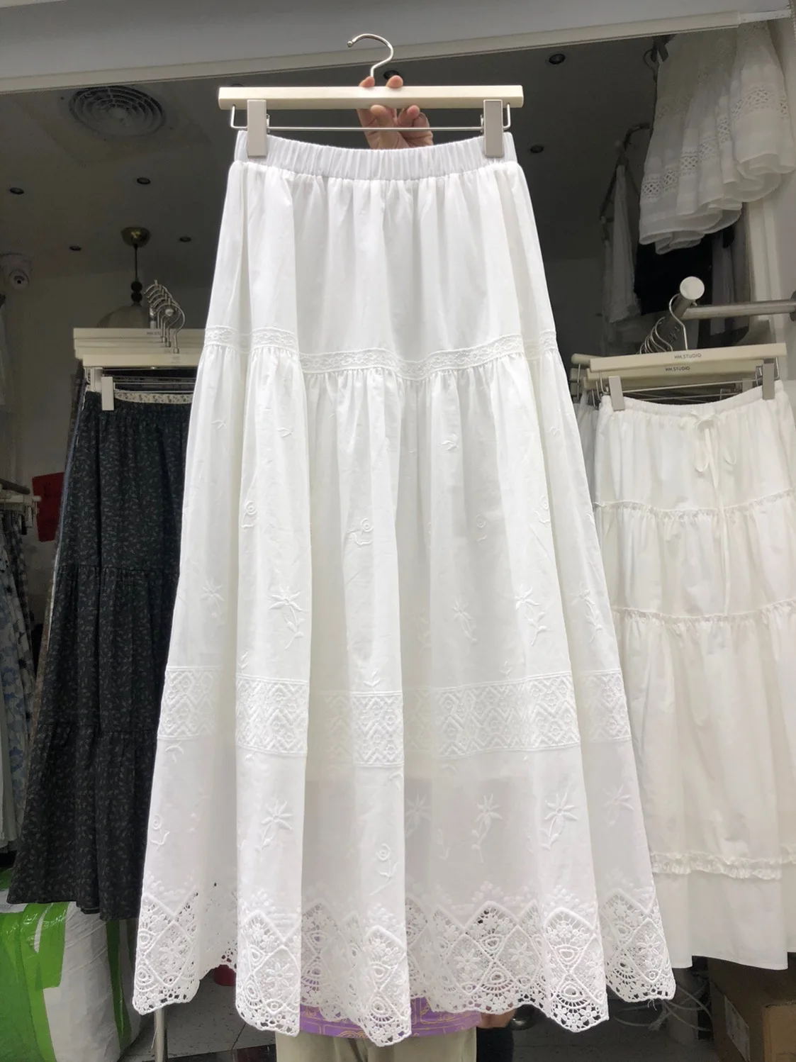 

Легкая женская юбка А-силуэта с вышивкой и кружевной отделкой, с завышенной талией, лето 2026