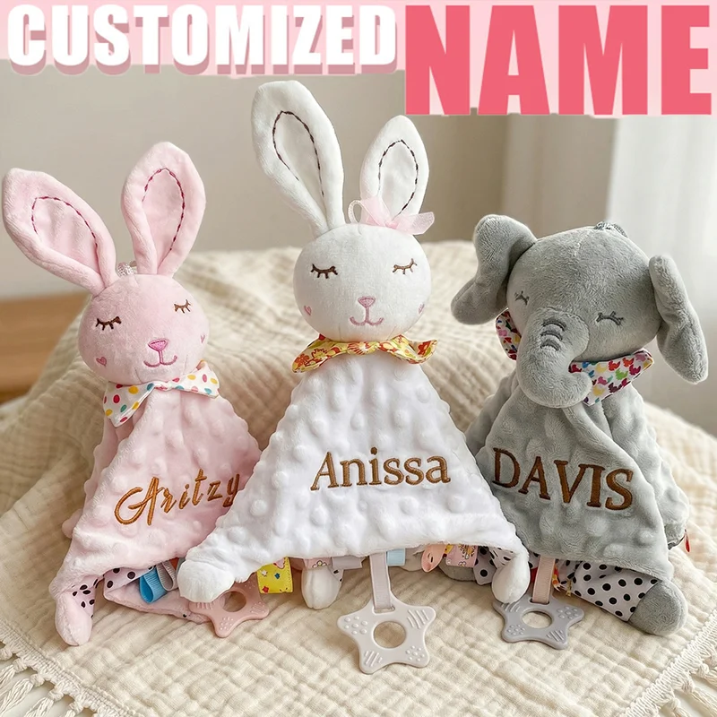 

Персонализированное детское одеяло-комфортер с именем, плюшевый зайчик и силиконовый прорезыватель для младенцев – идеальный подарок на выписку/на рождение ребенка