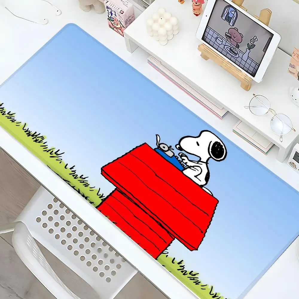 Cartoon cute Snoopys dog Mouse Pad Gaming Locking Edge Big Computer Gamer Large Rubber Art Mousepad Valorant Laptop Desk Mat