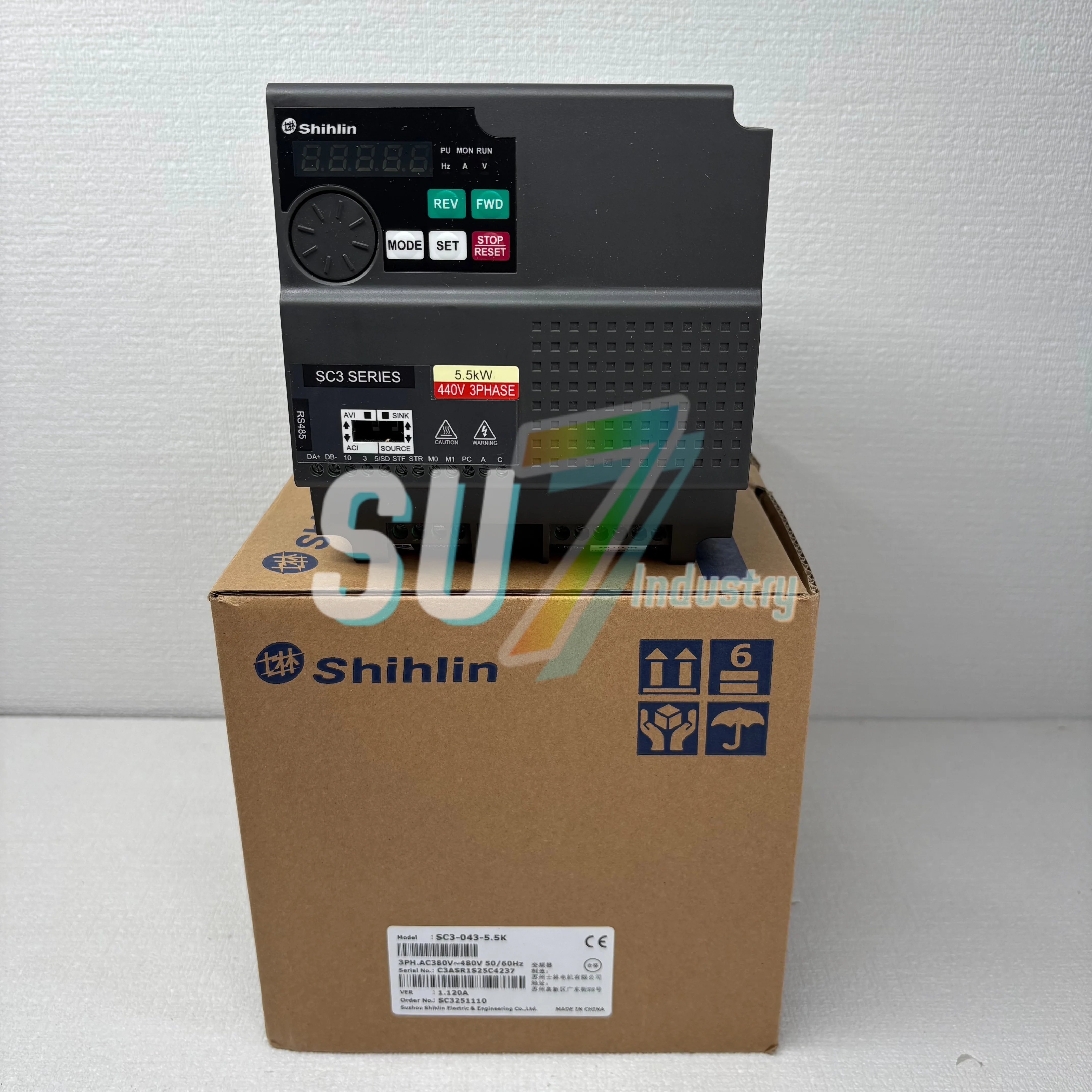 

SC3-043-2.2K SC3-043-3.7K SC3-043-5.5K SC3-043-7.5K-11KF преобразователь частоты новый в коробке