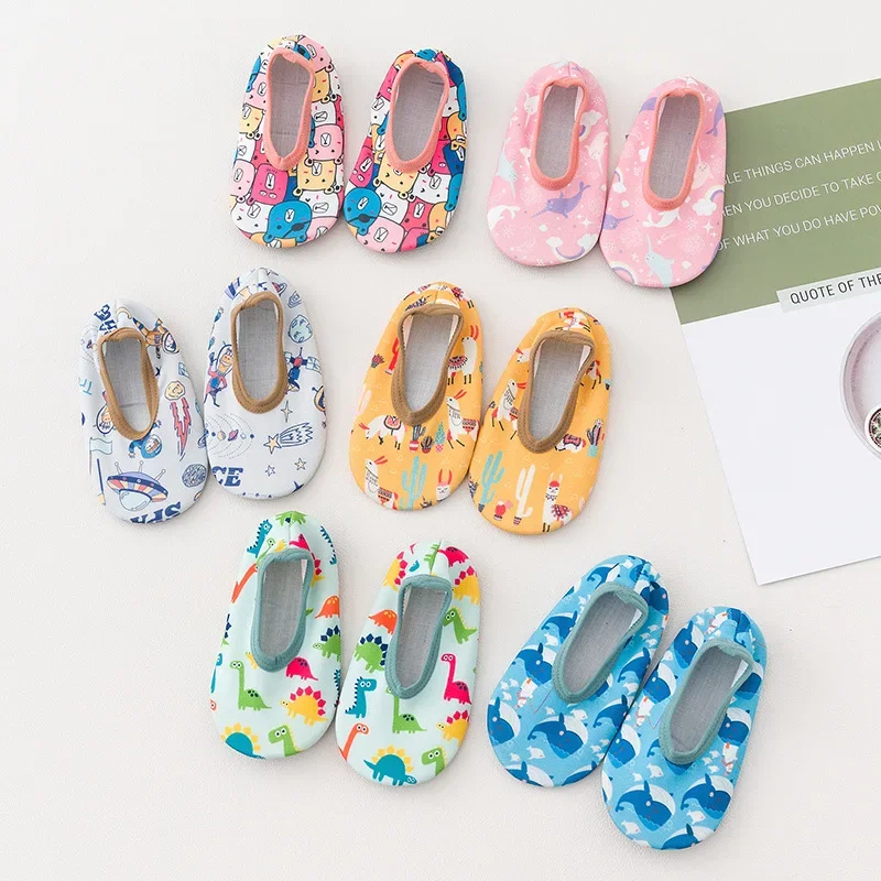 أحذية رياضية للأطفال الصغار، جوارب للشاطئ، أحذية سباحة للأطفال، أحذية بيرفوت مائية لركوب الأمواج وصيد الأسماك والغوص للأولاد والبنات