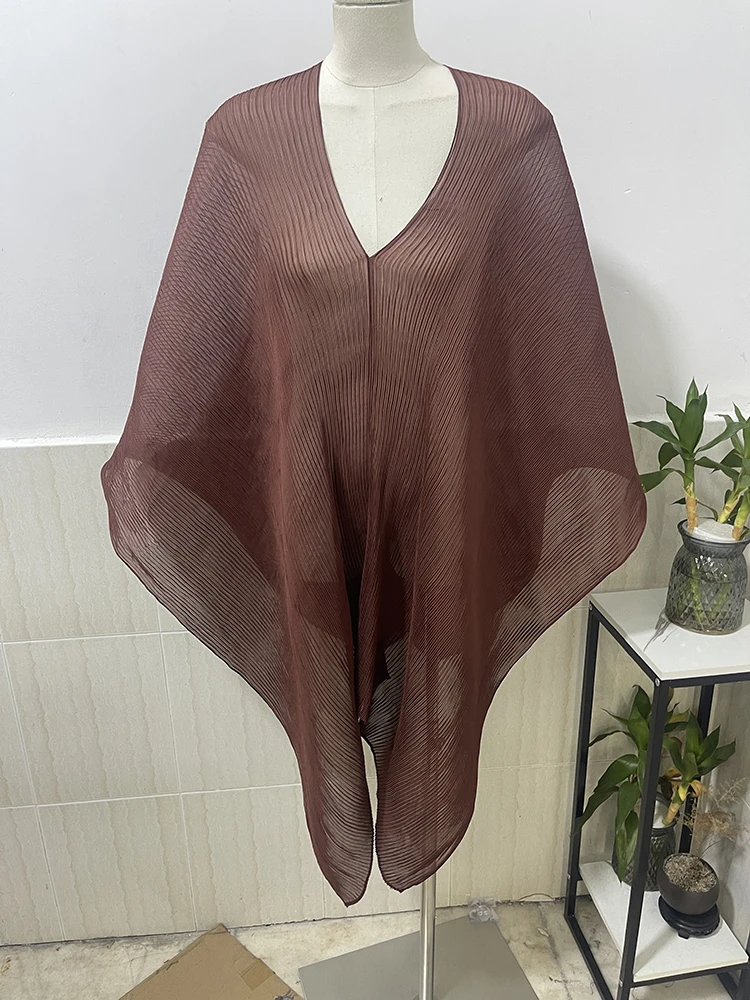 LANMREM Pleated Shawl Wrap Lightweight Breathable Cape Loose Fashion Versatile Sunscreen Coat Female Casual Clothing 2DA8036