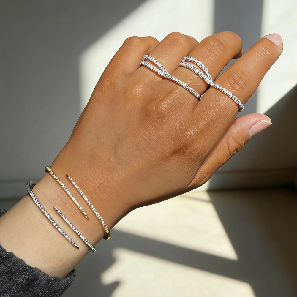 Hochwertiger Dünner Zierlicher Stapelbarer Ring mit Funkelnden Kubischen Zirkonia, Minimalistischer Vollbesetzter Ewigkeitsring, CZ-Besetzter Fingerschmuck für Frauen