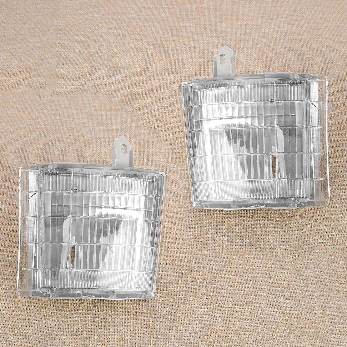 

1 Pair Front Side Corner Clearance Light Lamp Housings Covers Fit for Mitsubishi Fuso FE FG 1995-2000 2001 2002 2003 2004