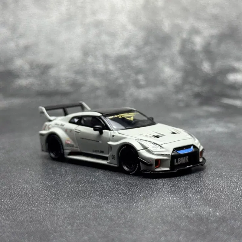 MINI GT 1:64 LB‑Silhouette WORKS GT 35GT-RR GTR R35 Alloy Car Model For Collection Display & Holiday Gifts Toys