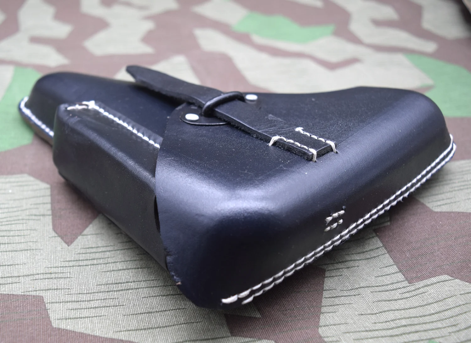 holster-en-cuir-noir-fait-main-pour-cosplay-de-la-seconde-guerre-mondiale-walter-p-38