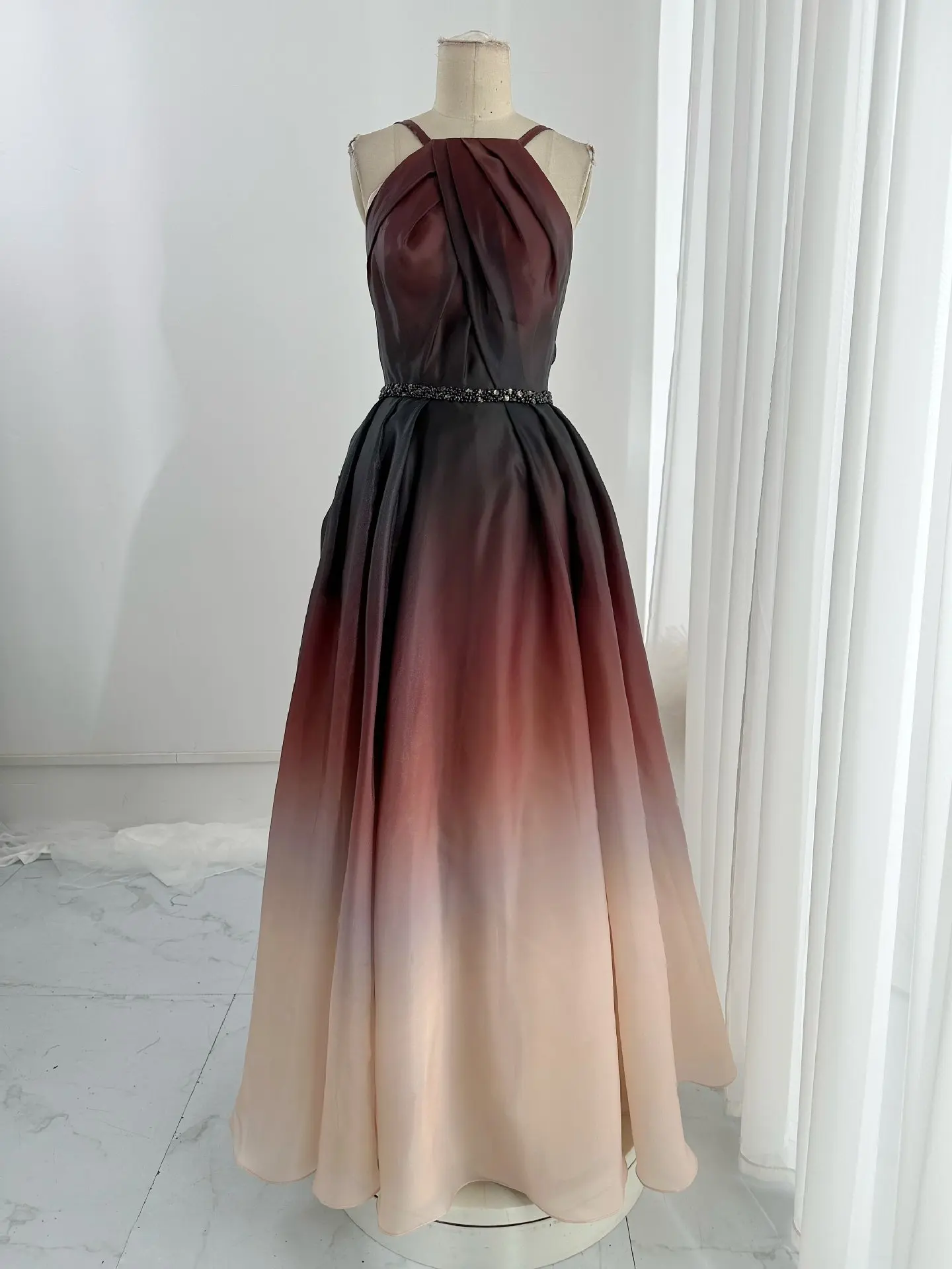 Maple Red High -End Fashion Road Shoulder Slim A -Shaped Gradient Banquet Wedding Evening Dress Skirt M1972