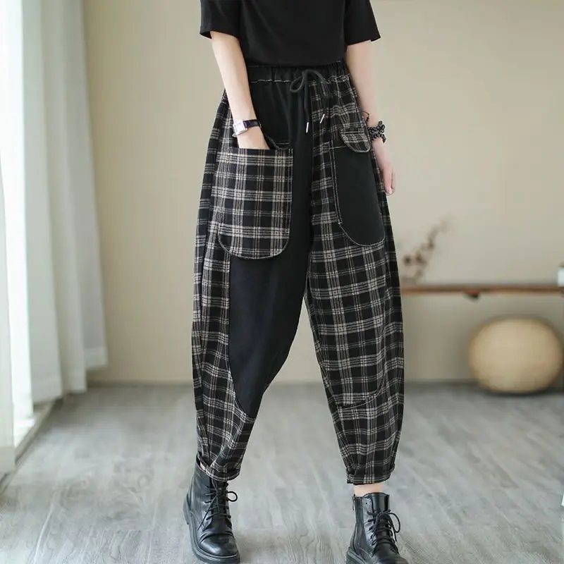 

Fashion Personalized Loose Large Pocket Plaid Slim Harlan Pants Women Korean Spring New Elastic High Waist Lace Up Spliced Jeans