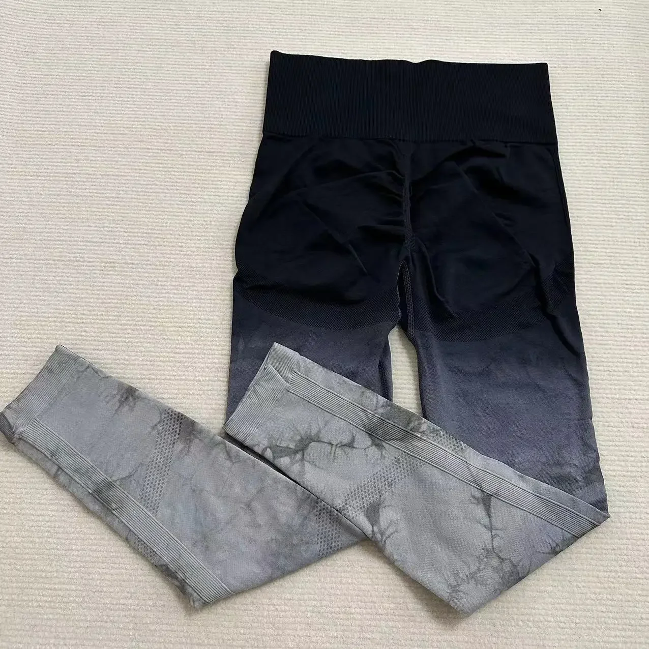 Pantaloni da yoga con tintura a cravatta sfumata Pantaloni da corsa e sportivi da donna senza cuciture Vita alta e sollevamento dell'anca Abbigliamento fitness Elastico stretto P