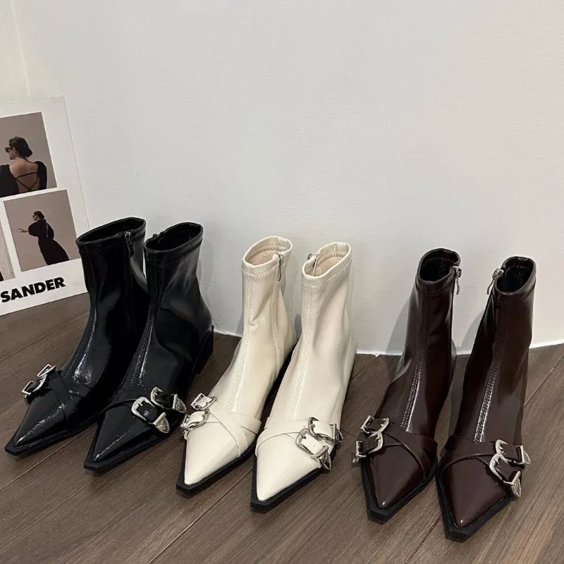 

Женские модные ботильоны, короткие ботинки с острым носком, женская элегантная женская обувь на низком каблуке с металлическими украшениями, 2025 Zapatos De Mujer