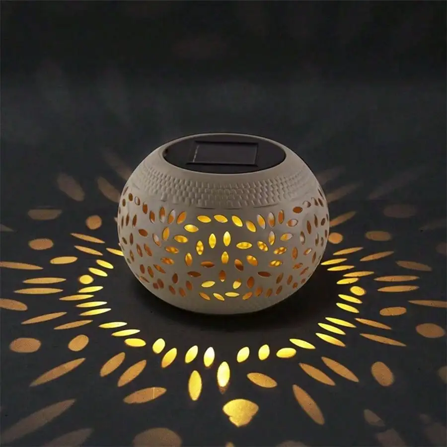 1/2 Stück Solar-Eisen-Keramik-Spotty-Laterne: Hohl, wasserdichte Outdoor-Dekoration für Garten/Terrasse/Balkon