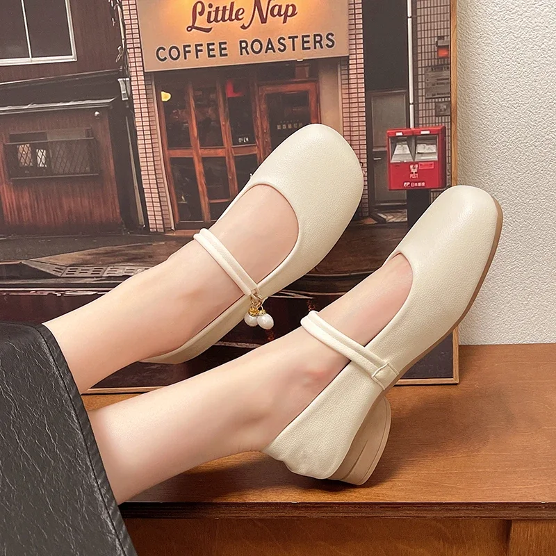 2024 New Women's Soft Leather fashion Women's Ballet Dress Flat Shoes Square Toe New style Retro Red 35-40 image 2