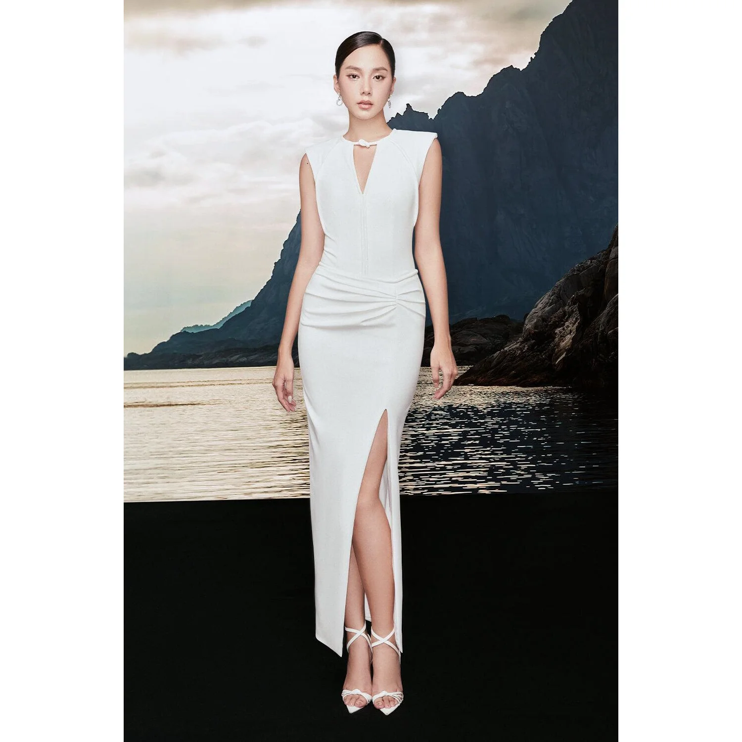 

Welove Customized Prom Dresses V Neck Party Dress with Slit Sleeveless Formal Evening Gowns Pleated فساتين سهرة
