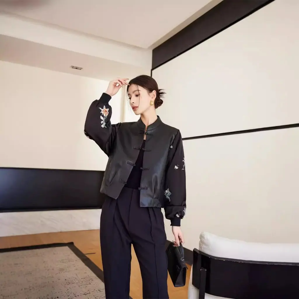 Women's Chinoiserie Spliced Leather Jacket Short Retro National Style Stand Collar Jacquard Disc Button Detail Outerwear
