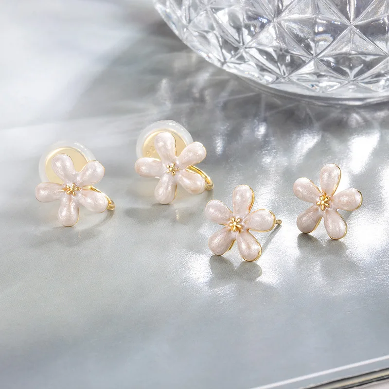 Oil Painting Flower Earrings Women's Cream White Small Ear Clip without Ear Hole Gentle Versatile in Summer 925 Gold Earring