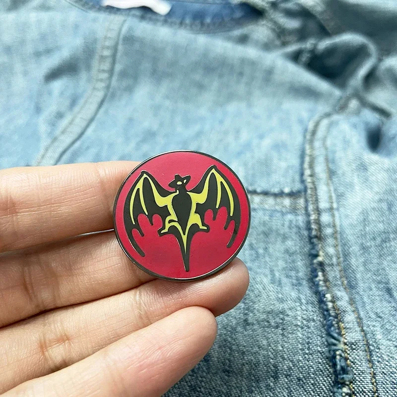 شارة شعار BACARDI-Bat ، دبوس المينا ، الرمز ، كحول الروم ، الكوكتيلات ، المشروبات ، هدية الحبيب
