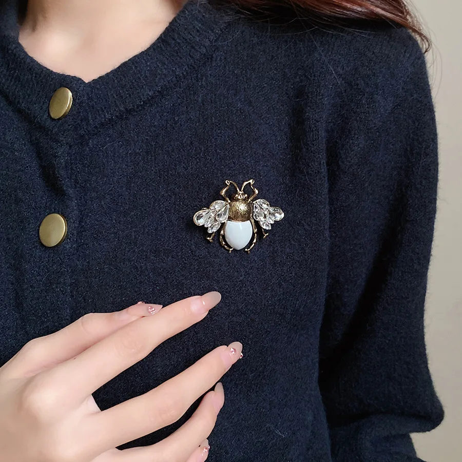 ريترو بي كريستال تقليد اللؤلؤ بروش للجنسين ملابس الحفلات إكسسوار فريد ورائع على شكل حيوانات مجوهرات مميزة #2