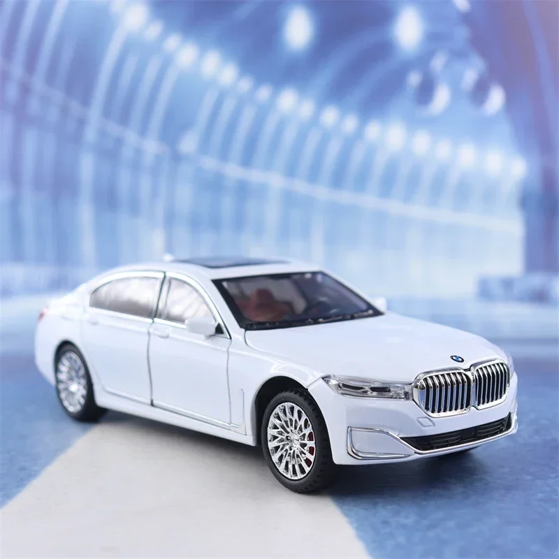 BMW 760LI High Simulation Diecast Metal Alloy Model Car para crianças, som e luz, coleção Pull Back, presentes de brinquedo, A616, 1:24