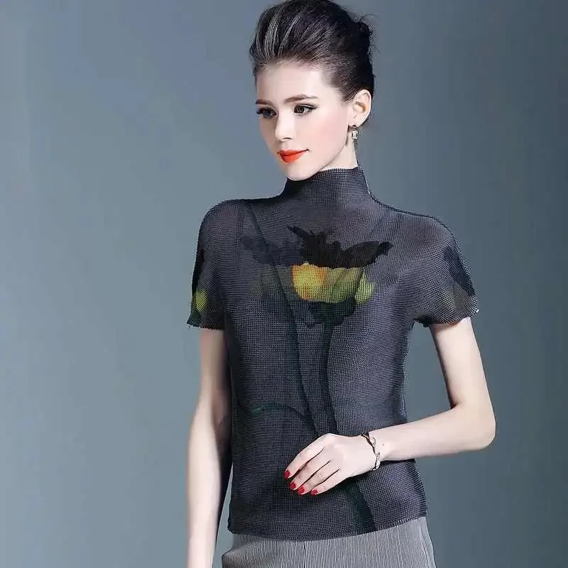 printting Japan Fashion pleated t-shirt for women 2025 summer new elastic high collar short sleeve Tee stretch EAME
