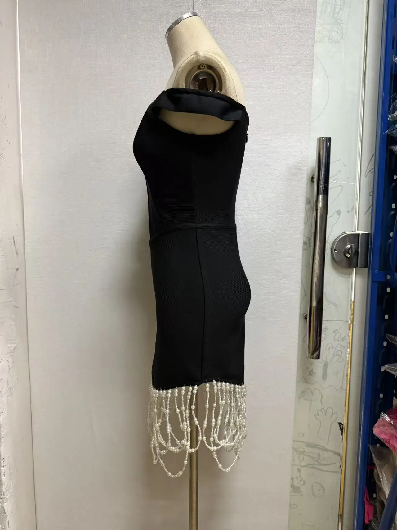 Vrouwen sexy off-shoulder backless parels kralen mini bandage jurk luxe bodycon kwastje ontwerper celebrity party cocktailjurken