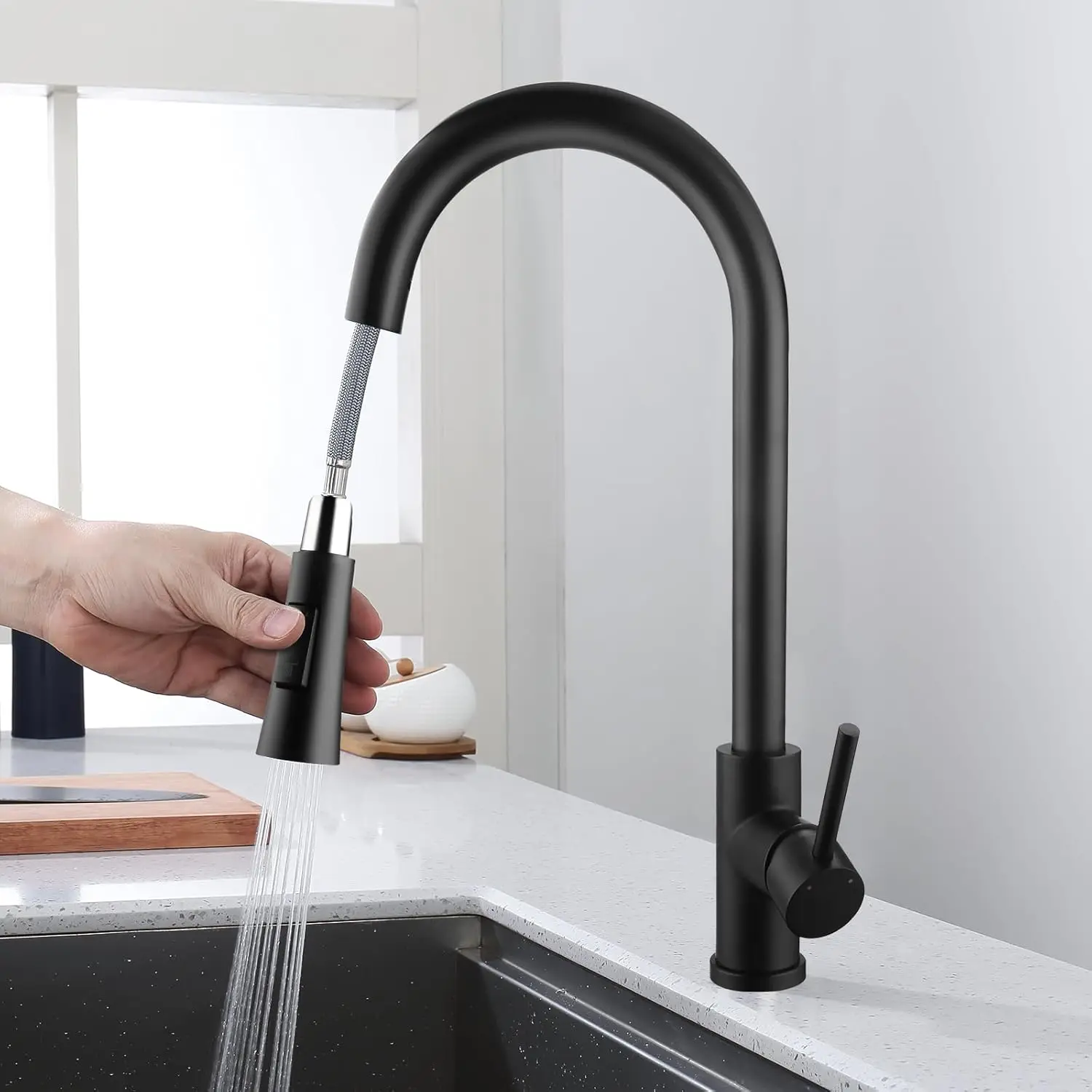 Oeegoo Kitchen Tap, 360°Rotating Kitchen Tap with Extendible Shower, Single Lever Sink Mixer Tap Made of 304 Stainless Steel