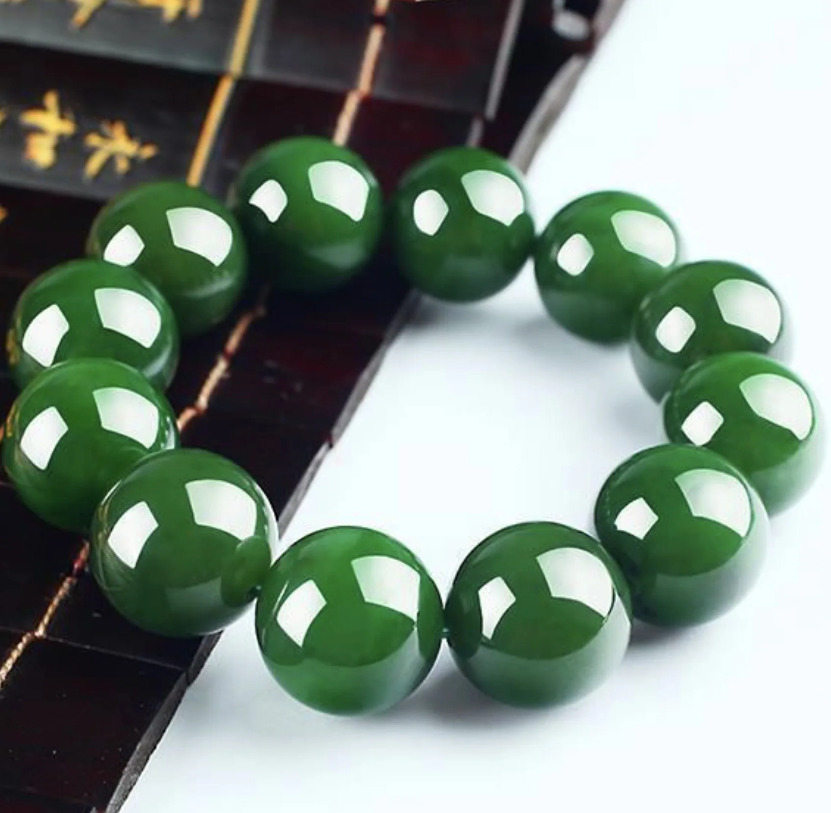 Natural 18mm round bead jade jade green spinach  bracelet