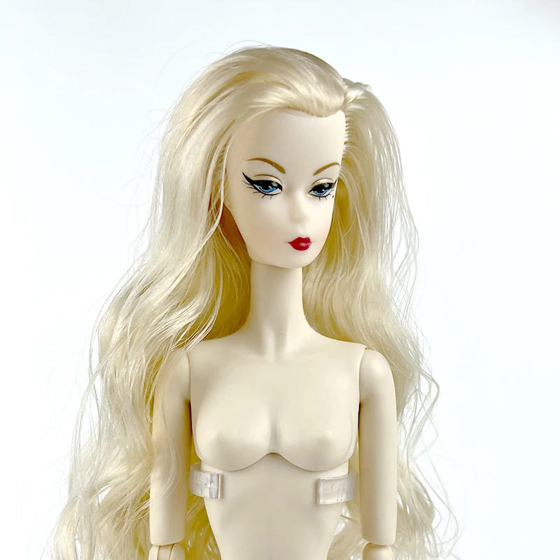 Golden Wavy Hair Blue Eye 11.5\