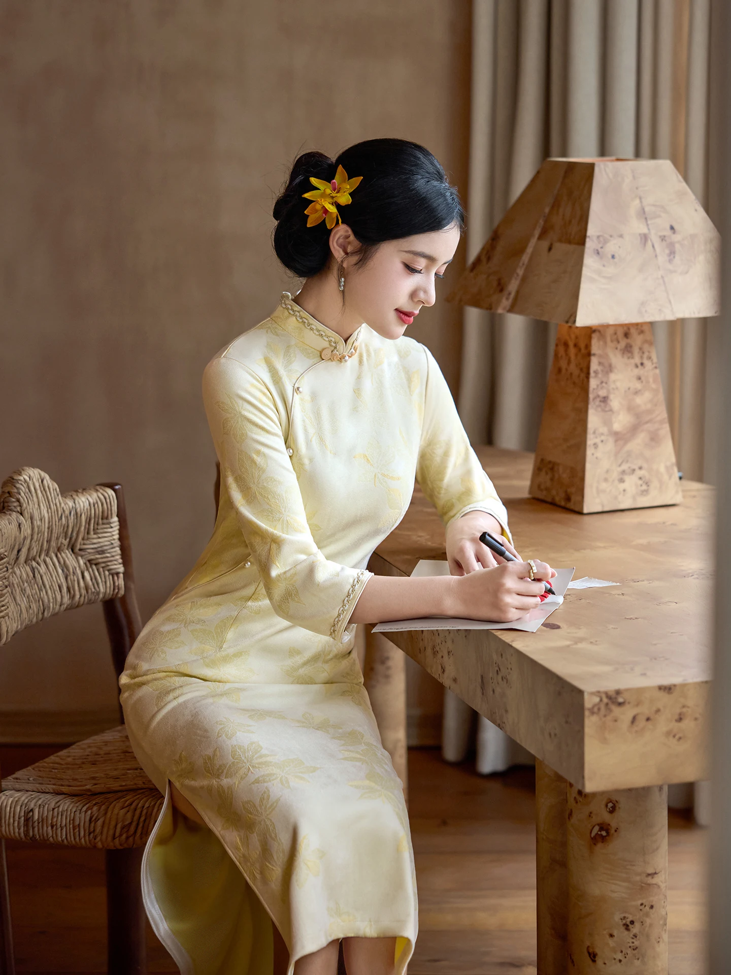 

Yellow New Chinese Sle Qipao Young Model 7/8 Sve Engagement Dr Ele Daily Wear Long Gown Low Slit