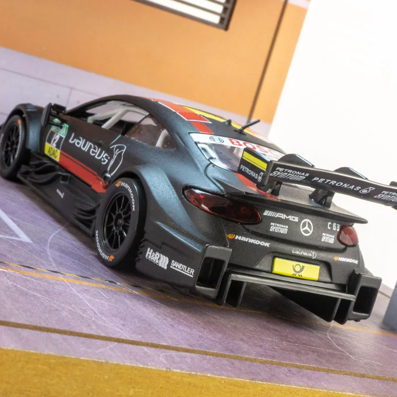CCA 1:32 Mercedes Benz AMG C63 DTM Legierung Automodell Kinderspielzeugauto Druckguss statisches Modell Licht zurückziehbare Funktion