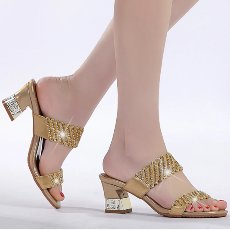 

2025 новые модные женские тапочки, летние пикантные вечерние шлепанцы на высоком каблуке со стразами, большой размер