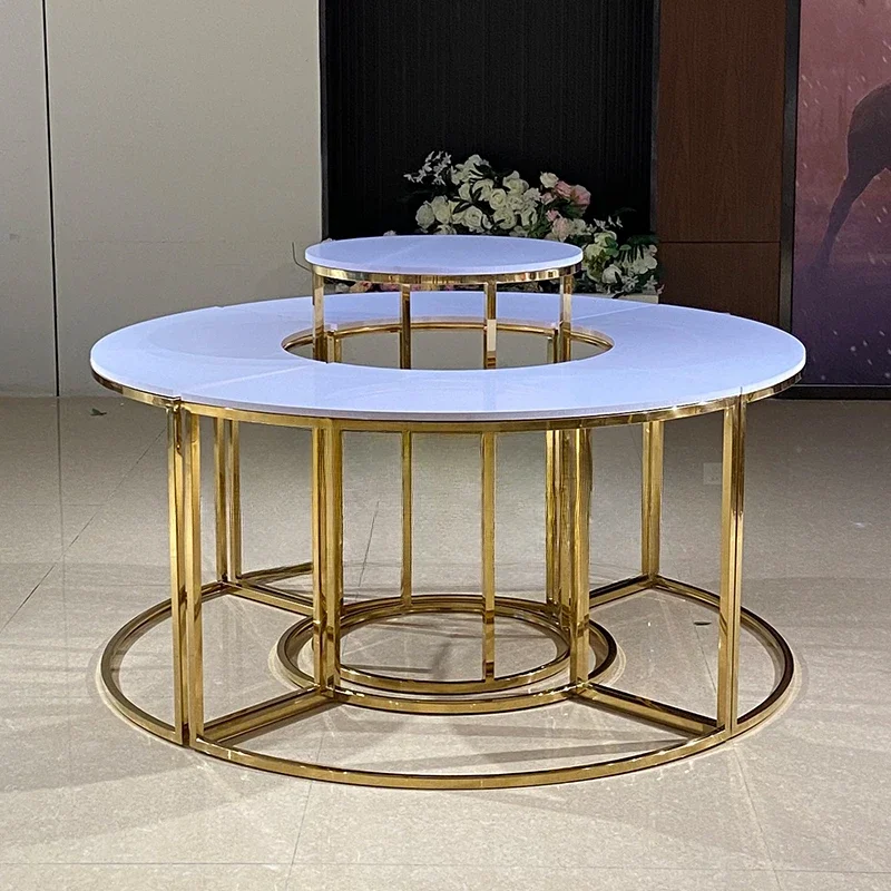 Wedding Decoration Idea Round / Serpentine Shape Gold Cake Center Table