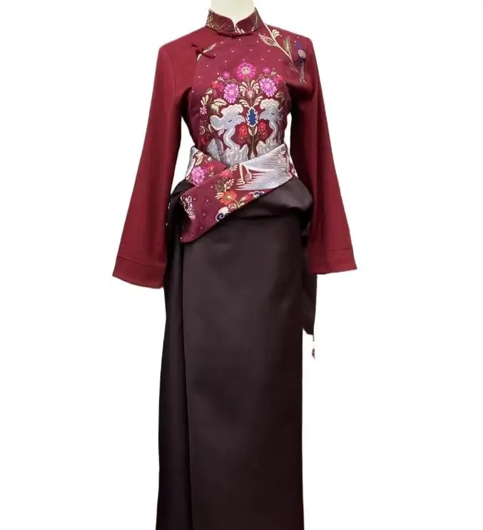 

Chinese Ethnic Style Fashion Collection Splicing Kangba Set