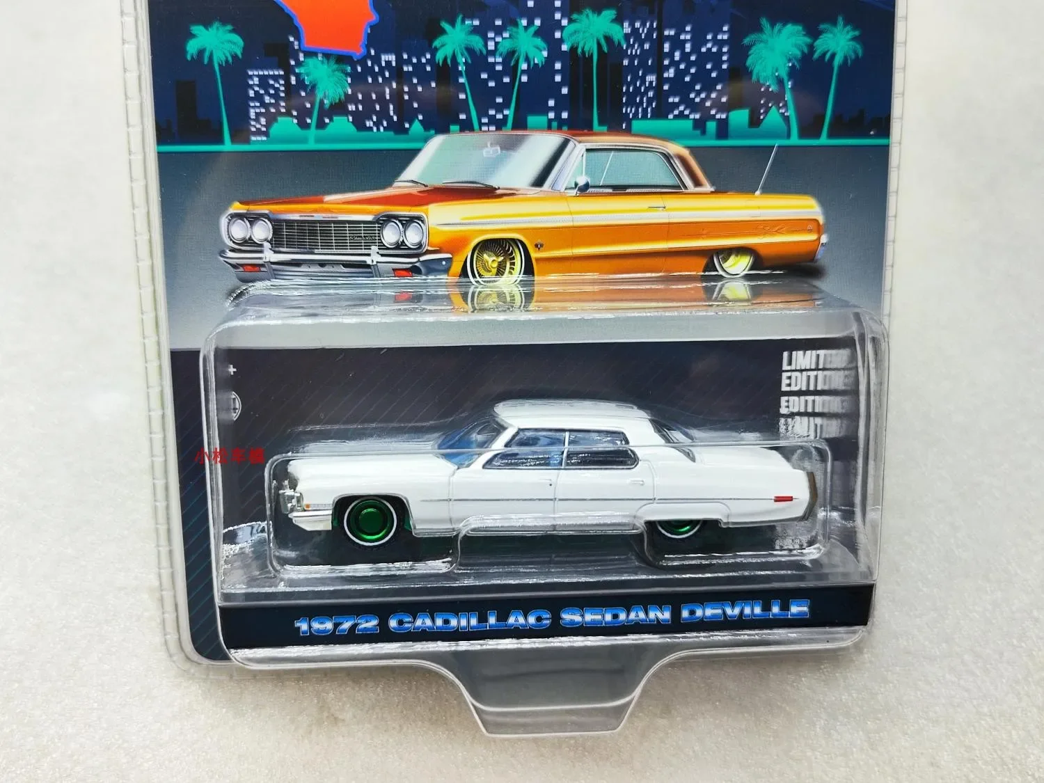 1: 64 1972 Cadillac car deVille green machine Collection of car models