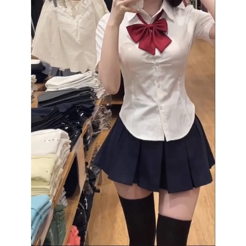 White short sleeves